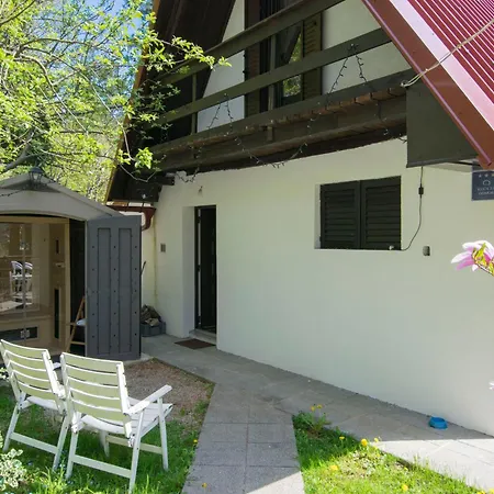 House Nina Lic